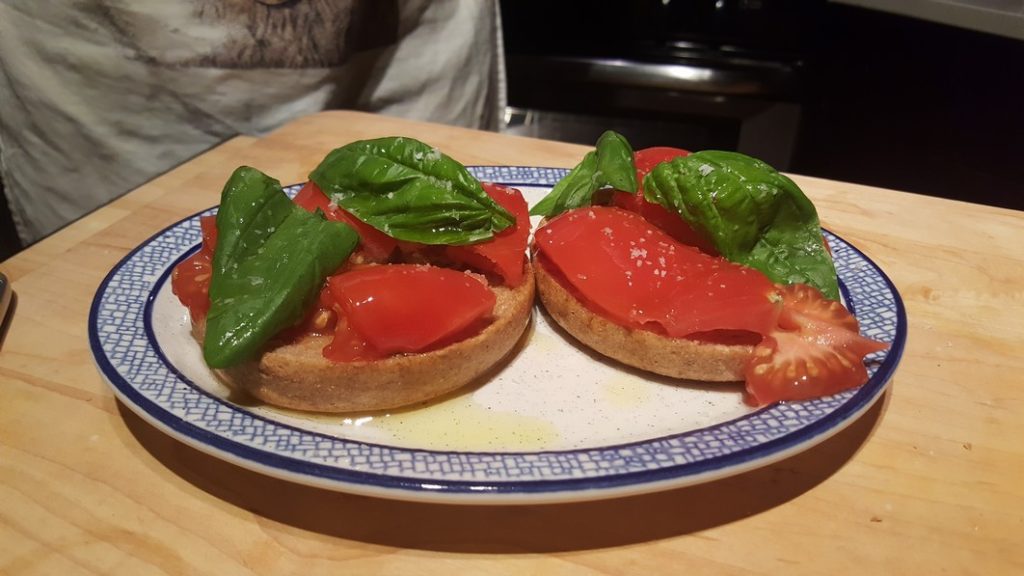 Friselle con pomodoro e basilico